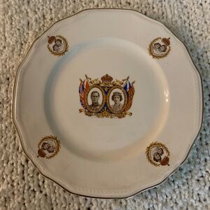 Royal visit 1939 commemorative plate .